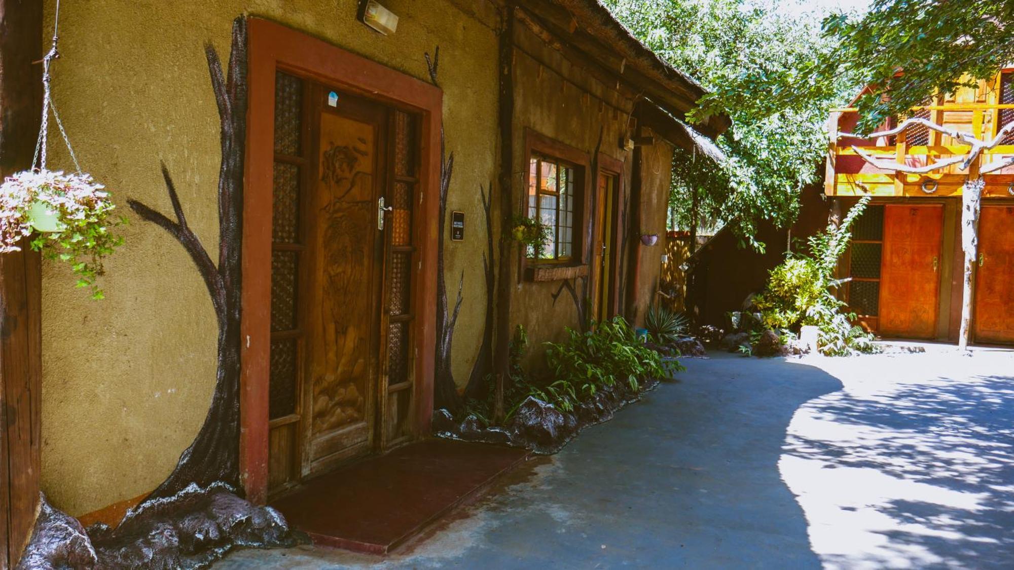 Elephant Trail Guesthouse And Backpackers Kasane Zimmer foto