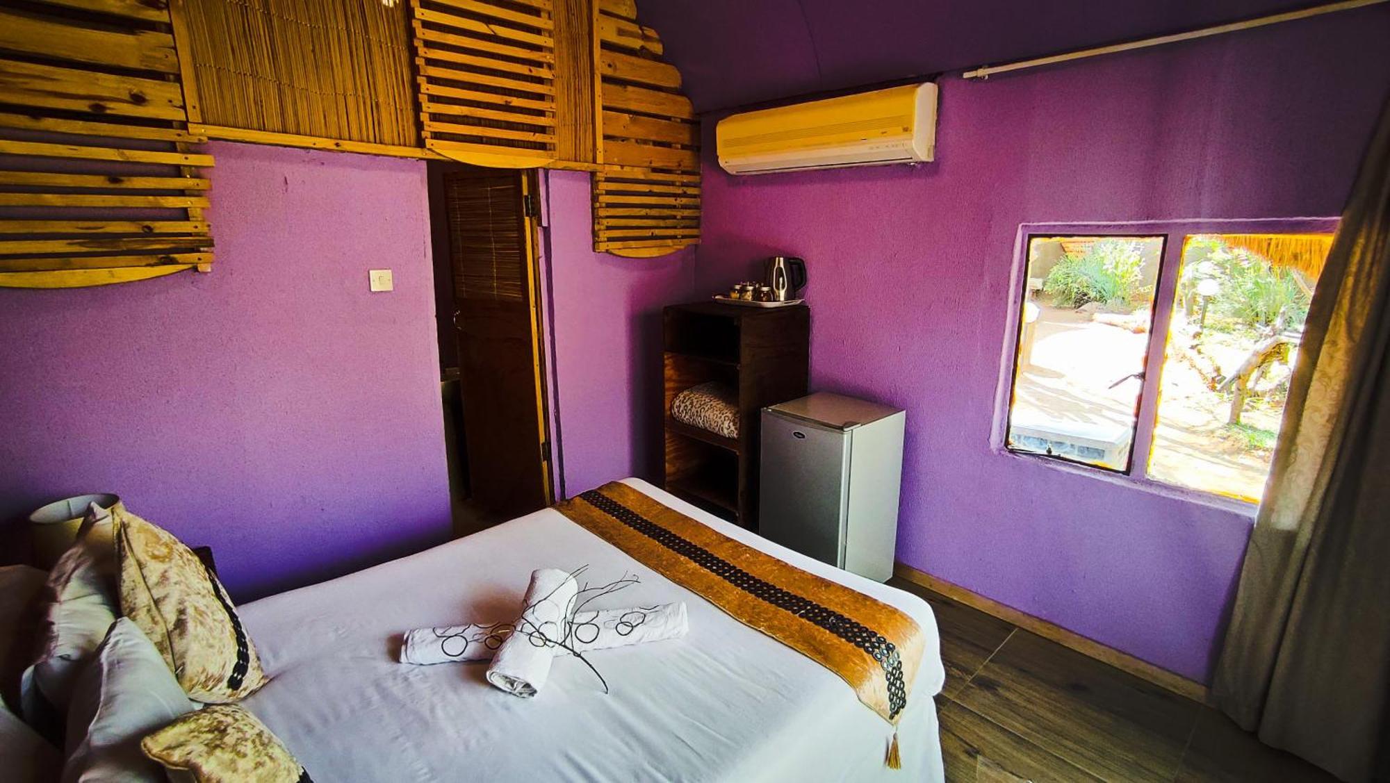 Elephant Trail Guesthouse And Backpackers Kasane Zimmer foto
