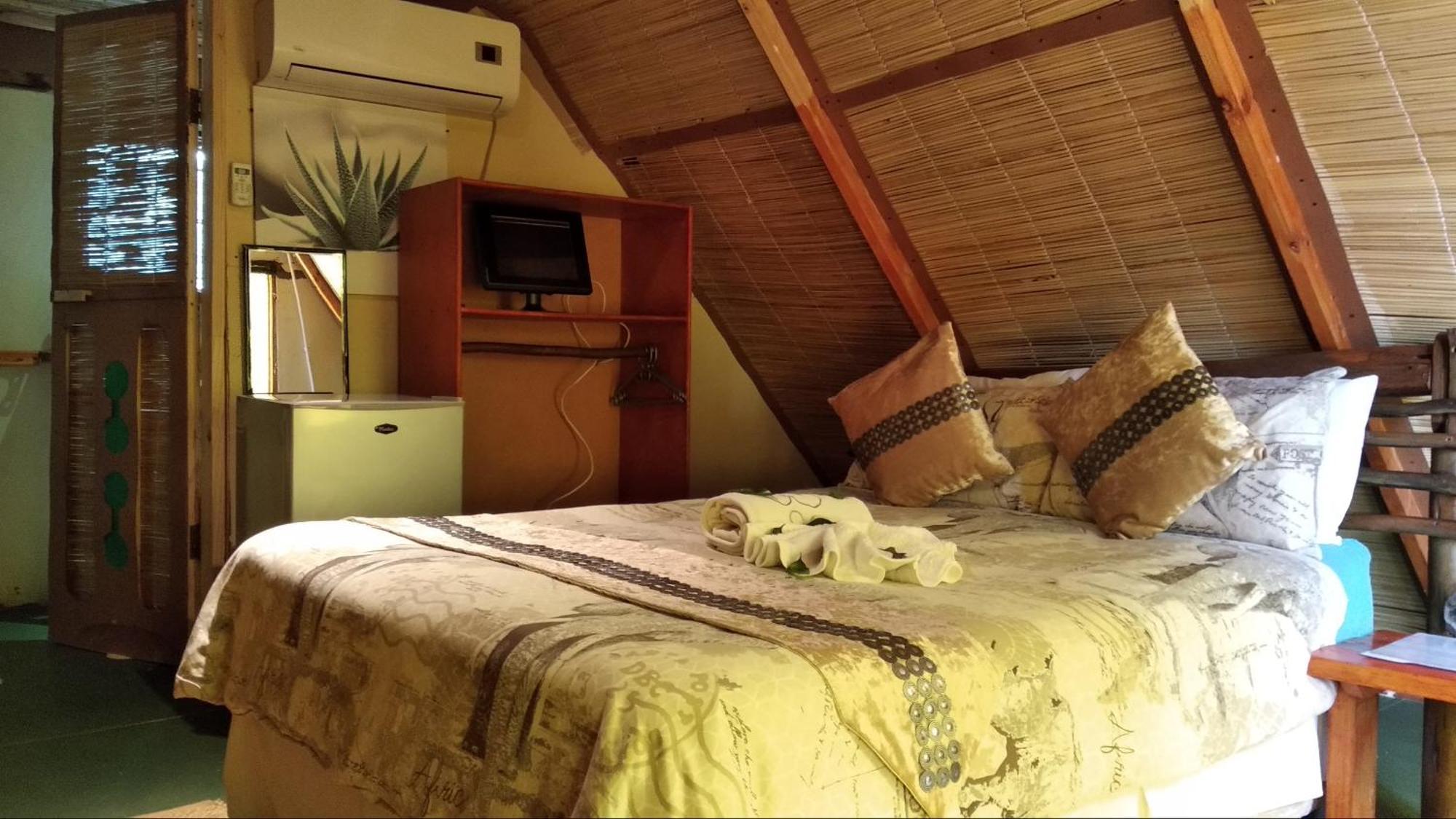 Elephant Trail Guesthouse And Backpackers Kasane Exterior foto